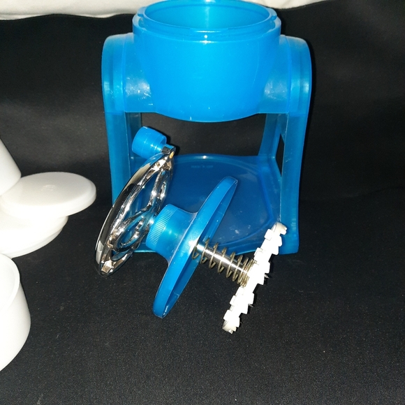 Pampered Chef ice shaver - Picture 4 of 7